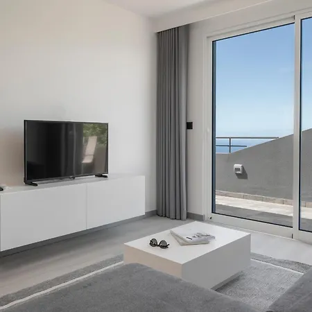 Intelsol Calheta Apartments By An Island Apart Exterior photo