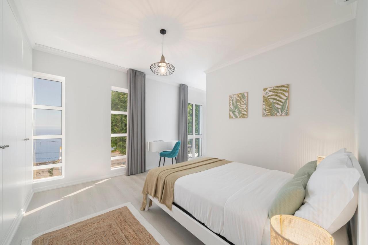 Intelsol Calheta By An Island Apartment *